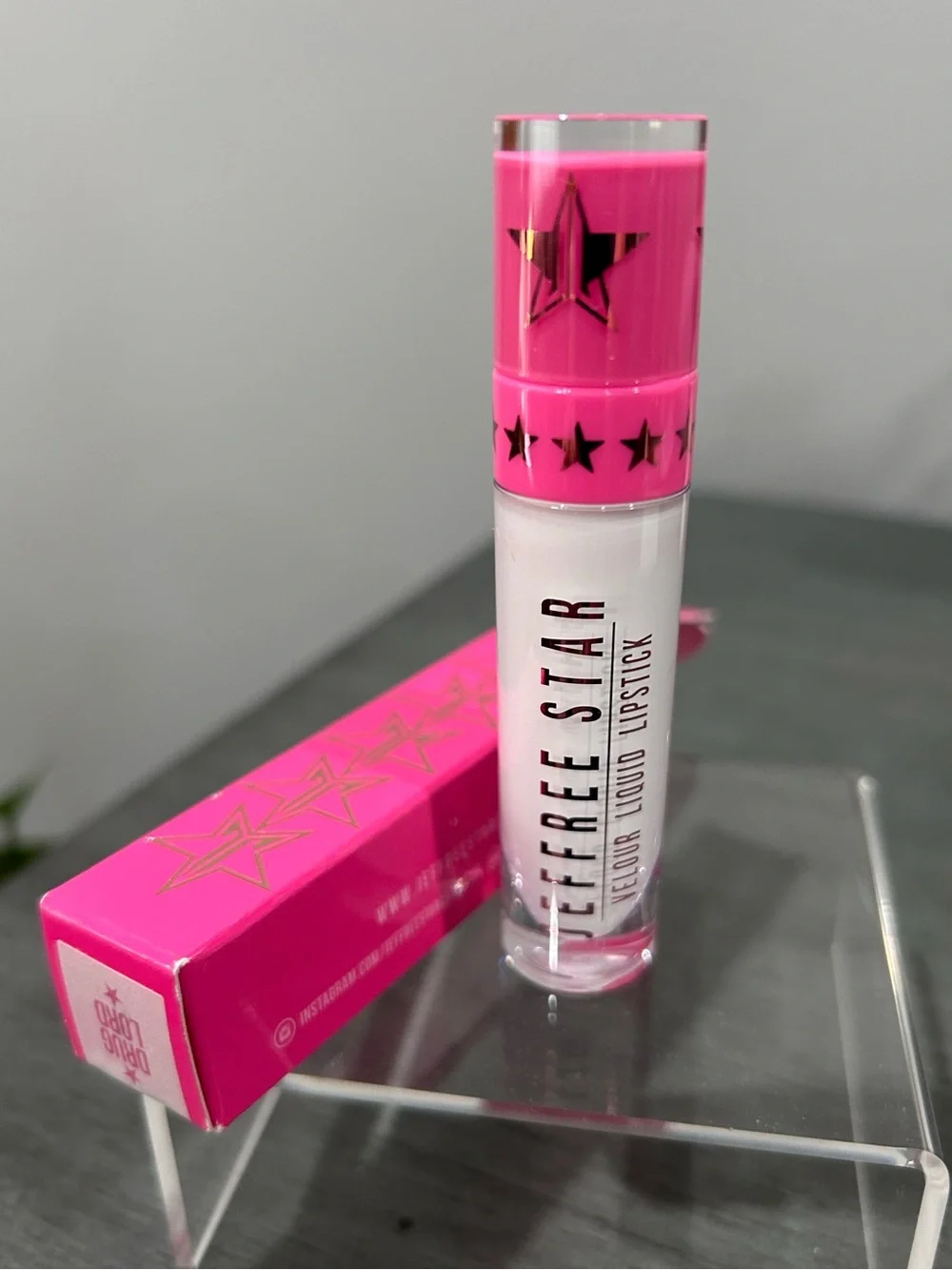 Jeffree Star Velour Liquid Lipstick in the pure white matte shade 